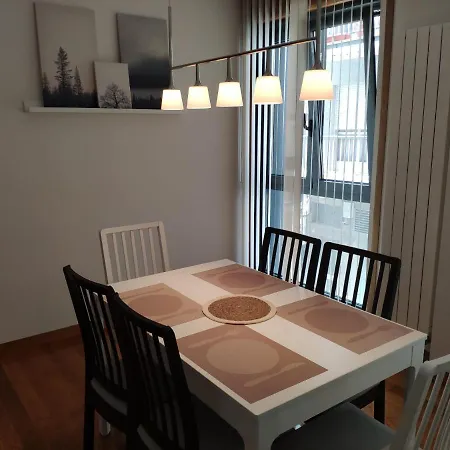 Coco Pardal, Lägenhet